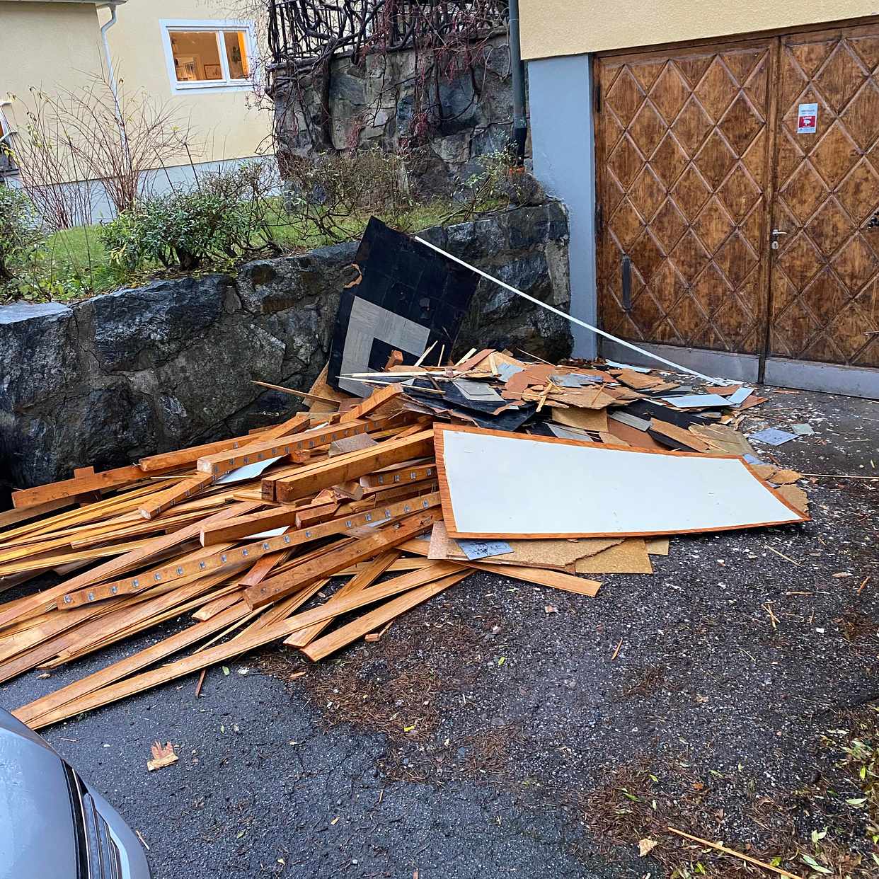 image of Köra plankor till tippen - Bromma