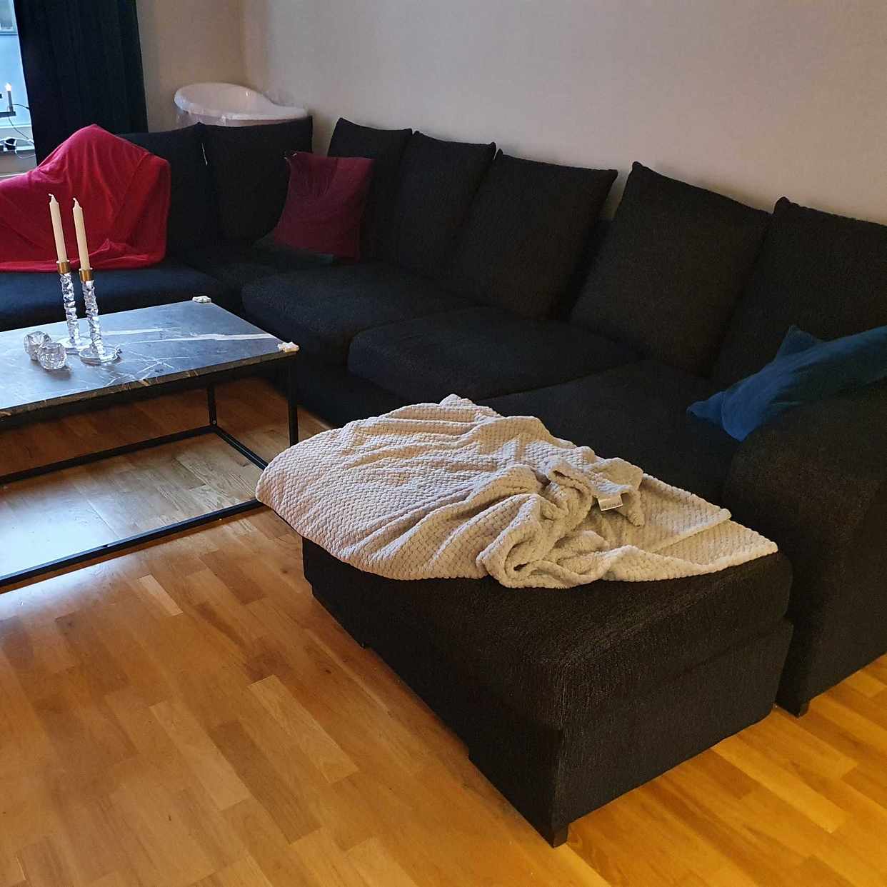 image of Matbord och soffa - Hägersten
