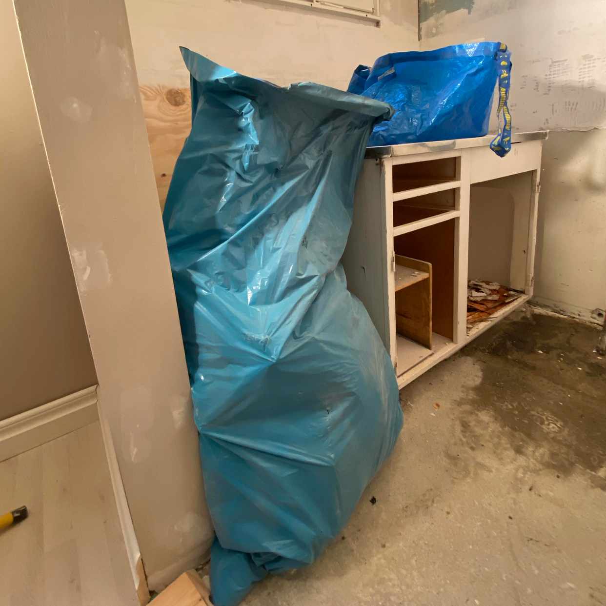 image of Skrot som ska till tippen - Nacka