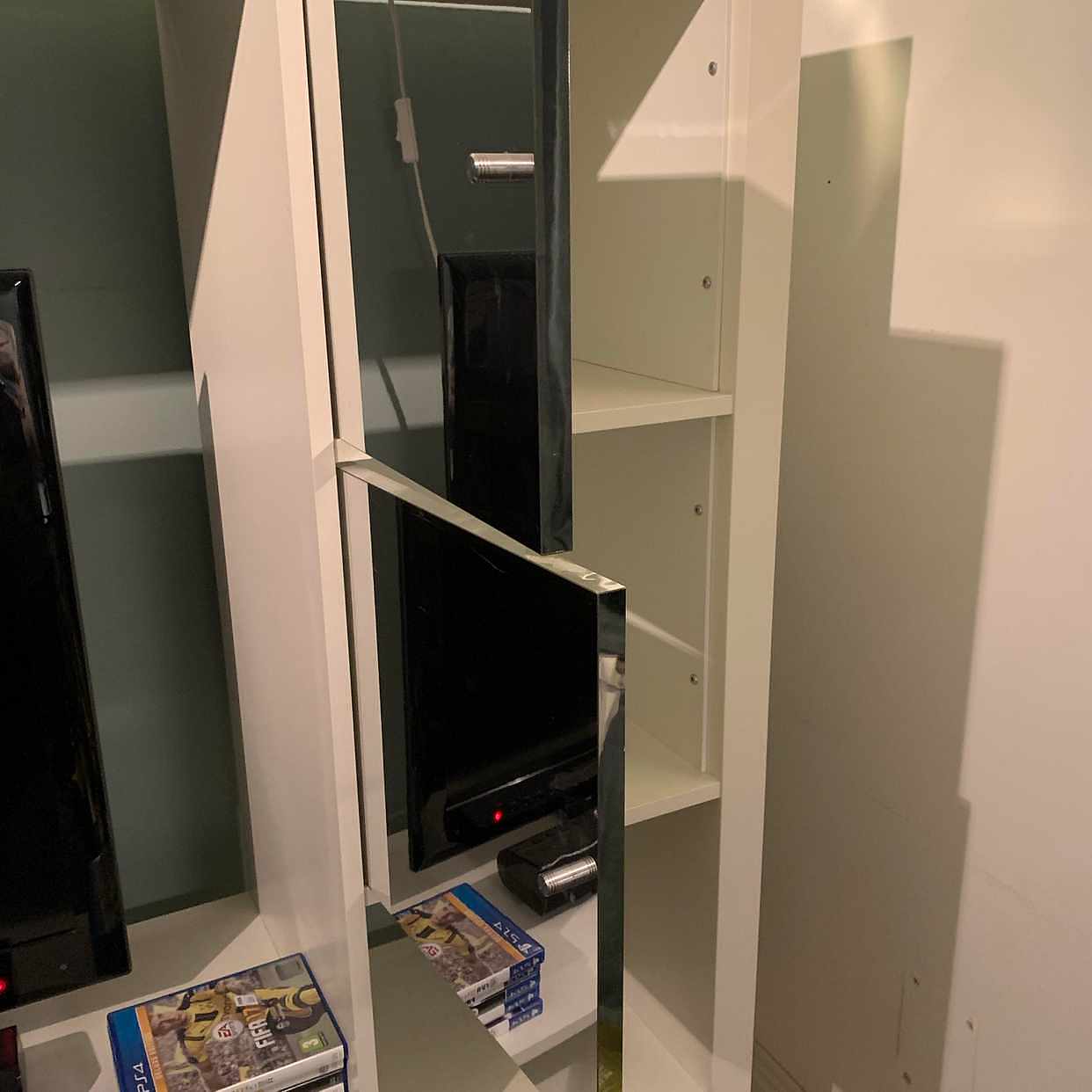image of Stor bokhylla bortskänkes - 