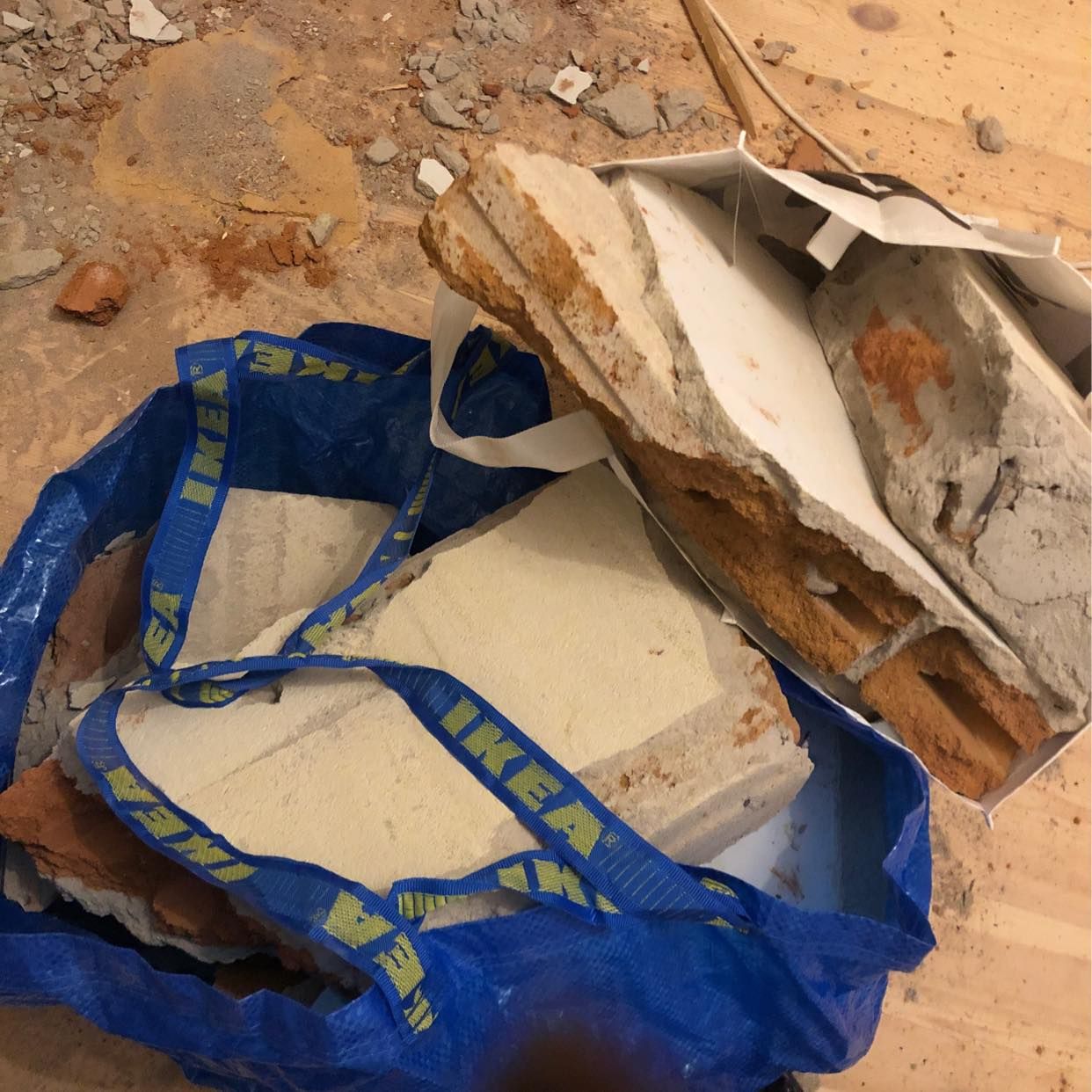image of Trä, plywood, murbruk - Uppsala