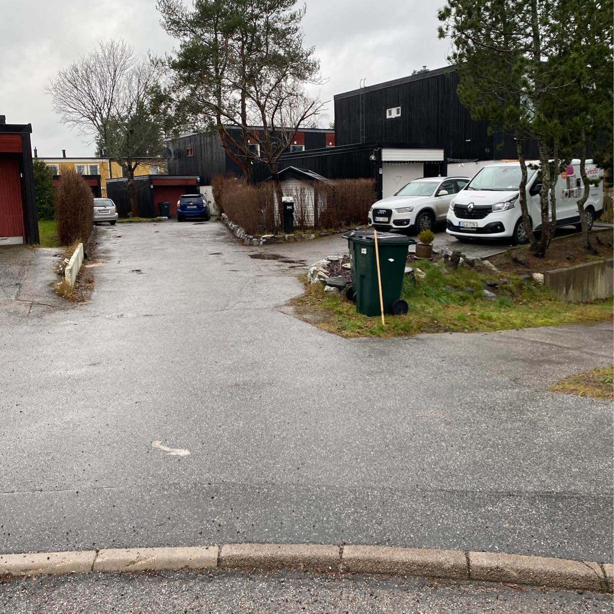 image of Slänga sopor - Vällingby