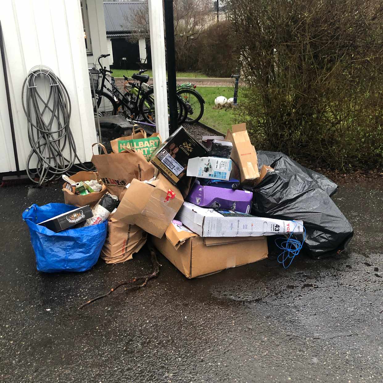 image of Kartonger och blandat - Älta