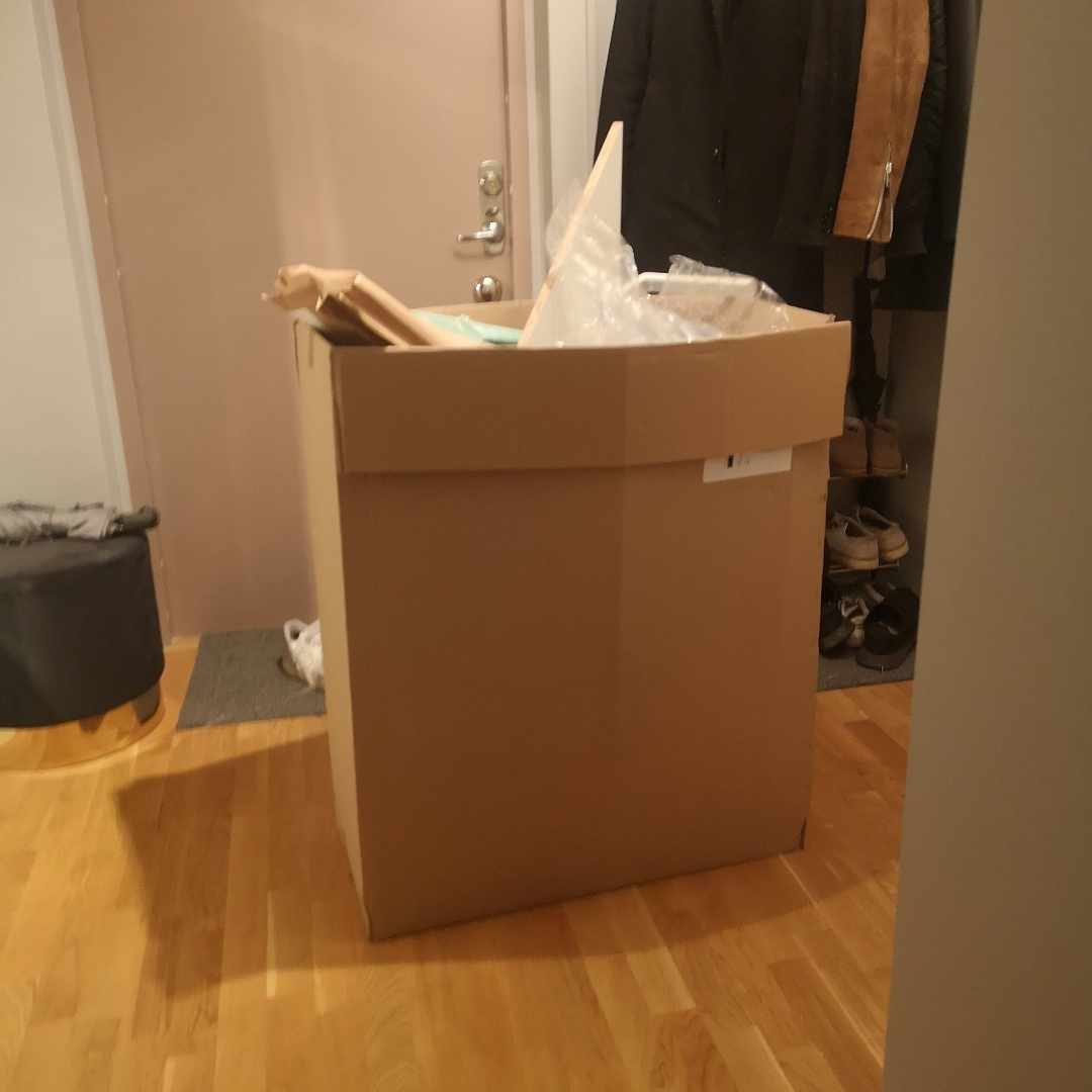 image of Karton med blandat i - Vällingby