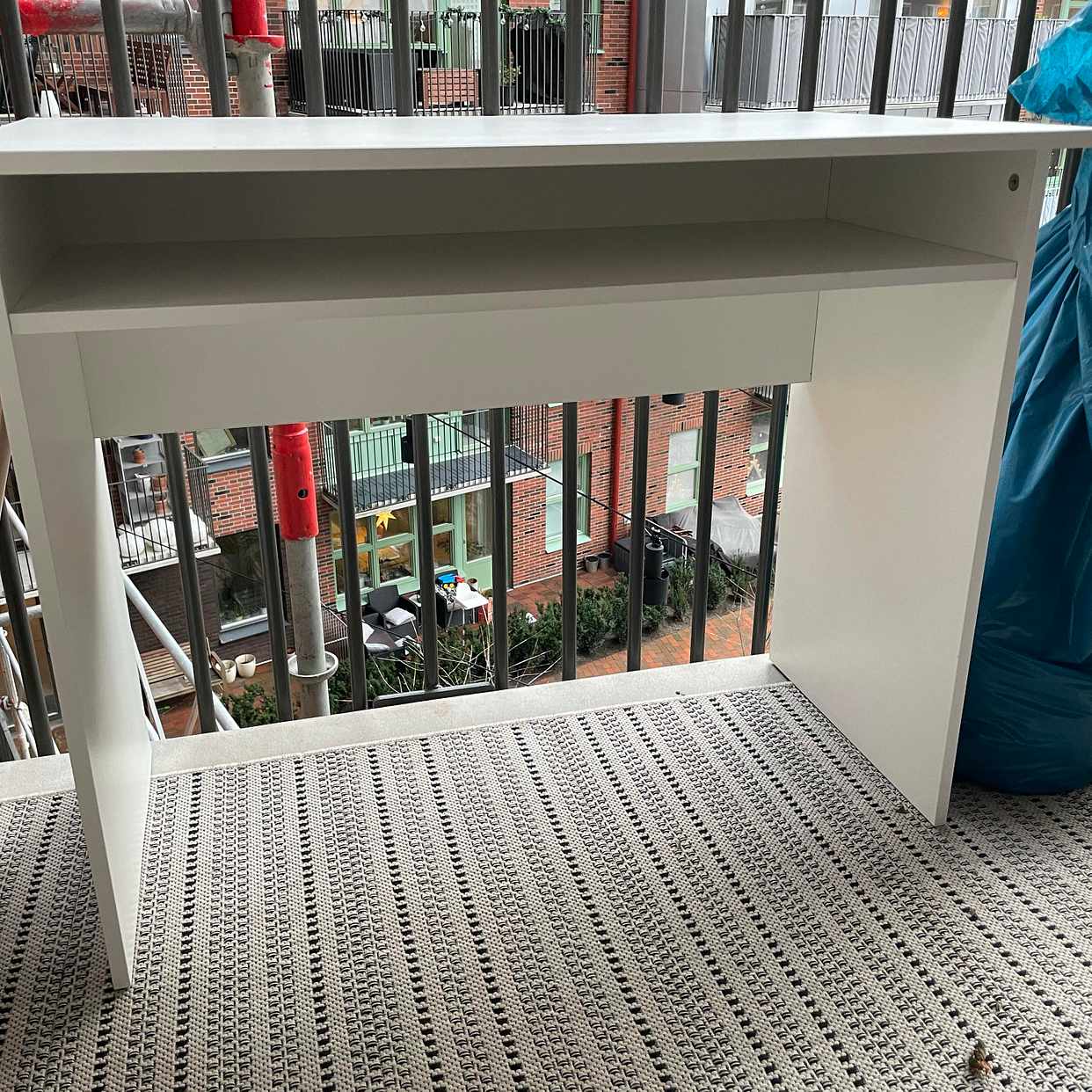 image of A desk and some waste - Sundbyberg