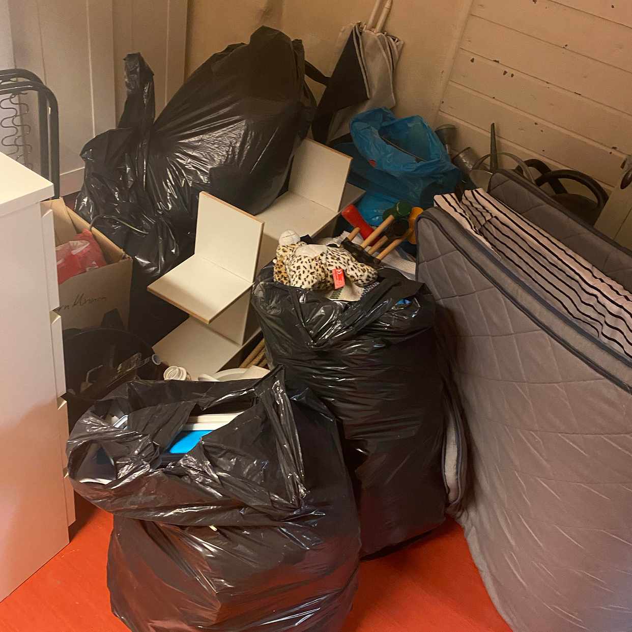image of Skräp som ska återvinnas - Bromma