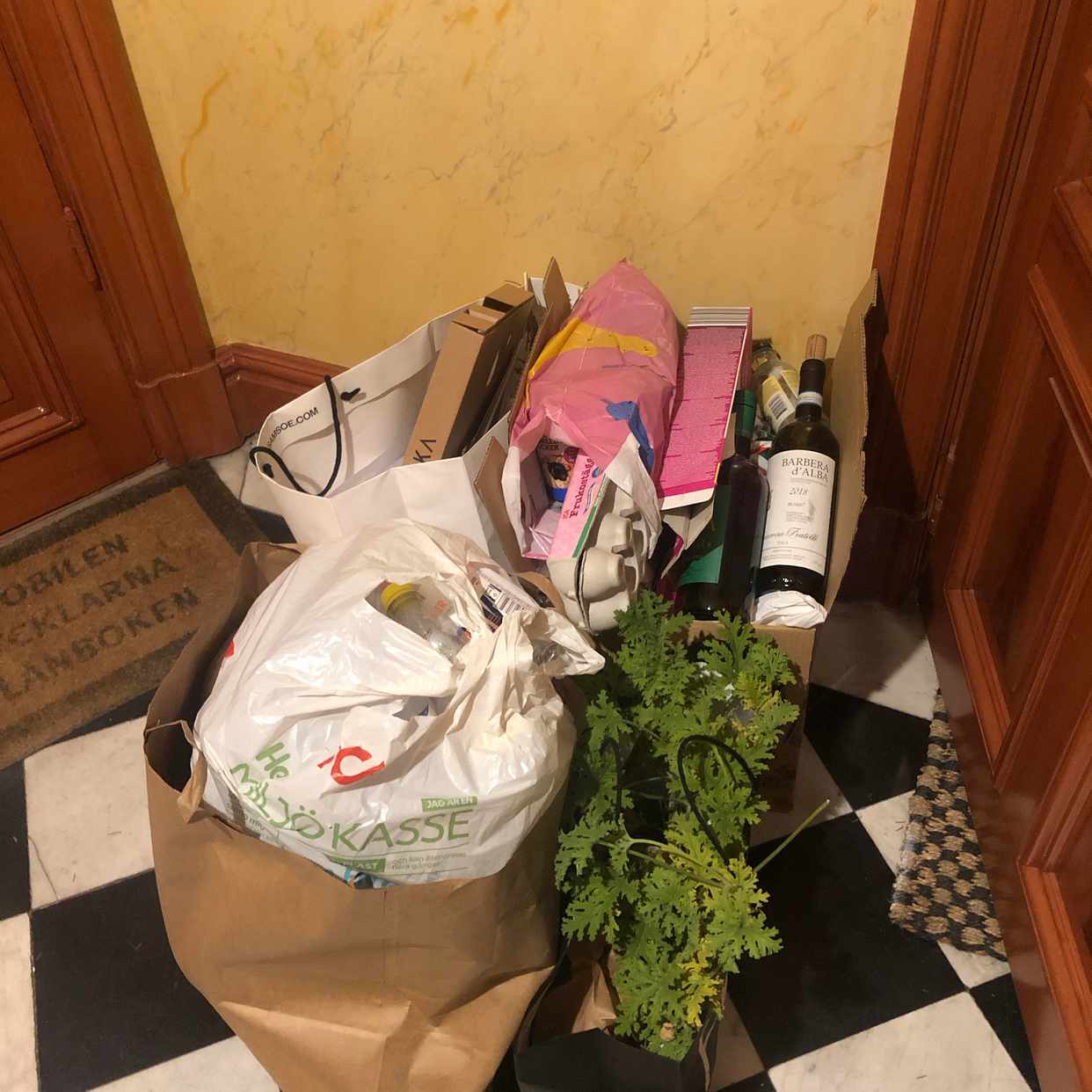 image of Different trash - Stockholm