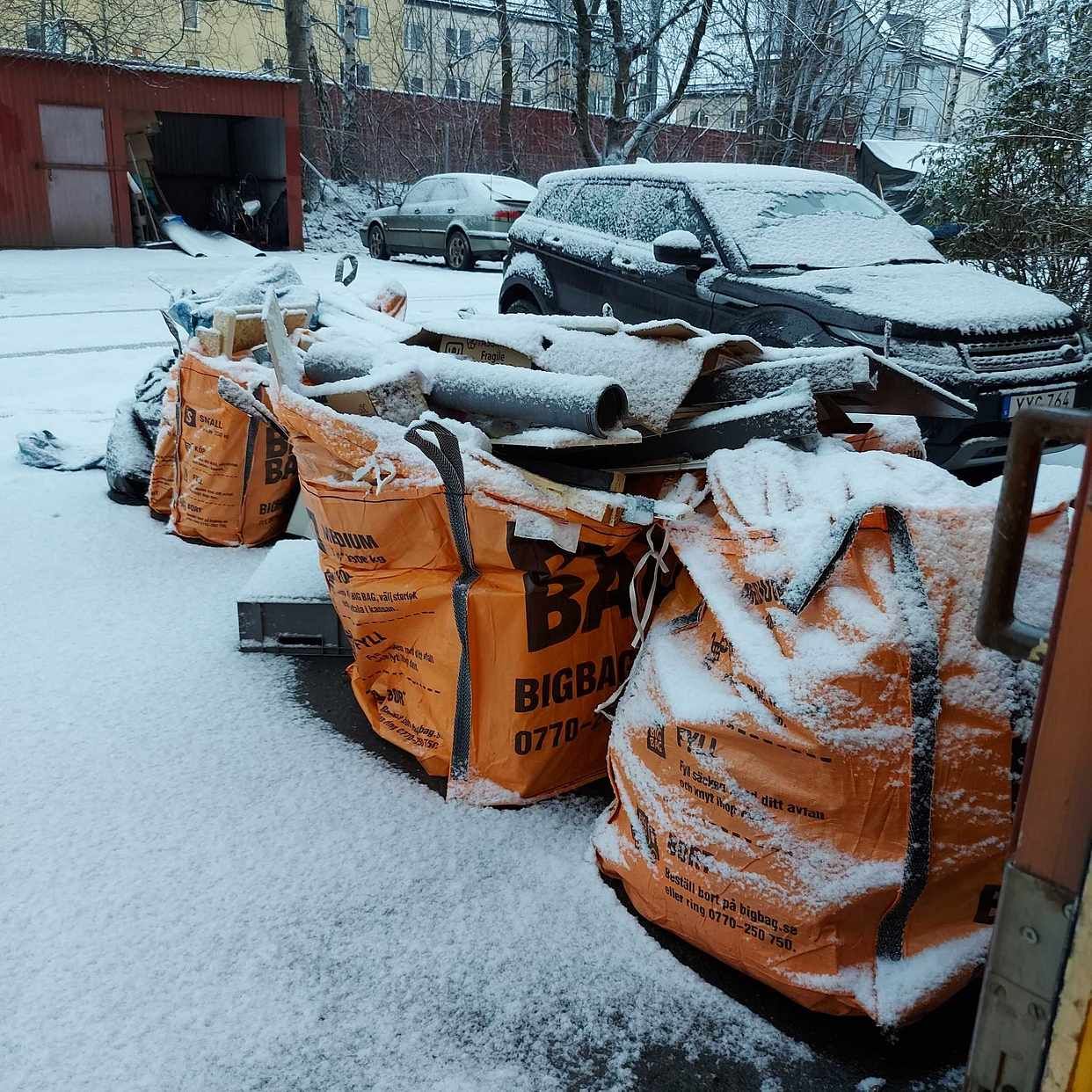 image of 7st bigbag och endel skrä - Nacka