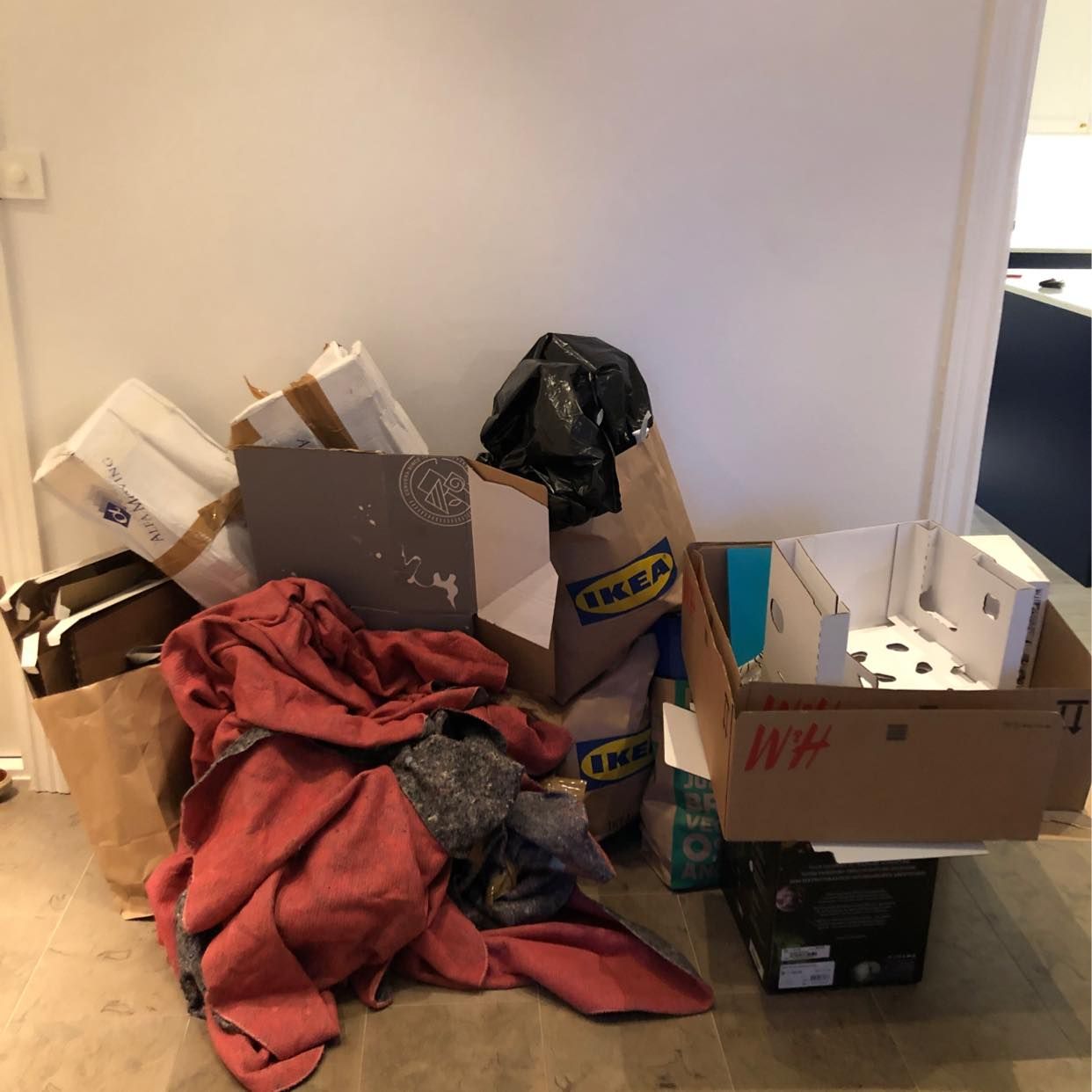 image of Remove cartons/plastic - Stockholm City