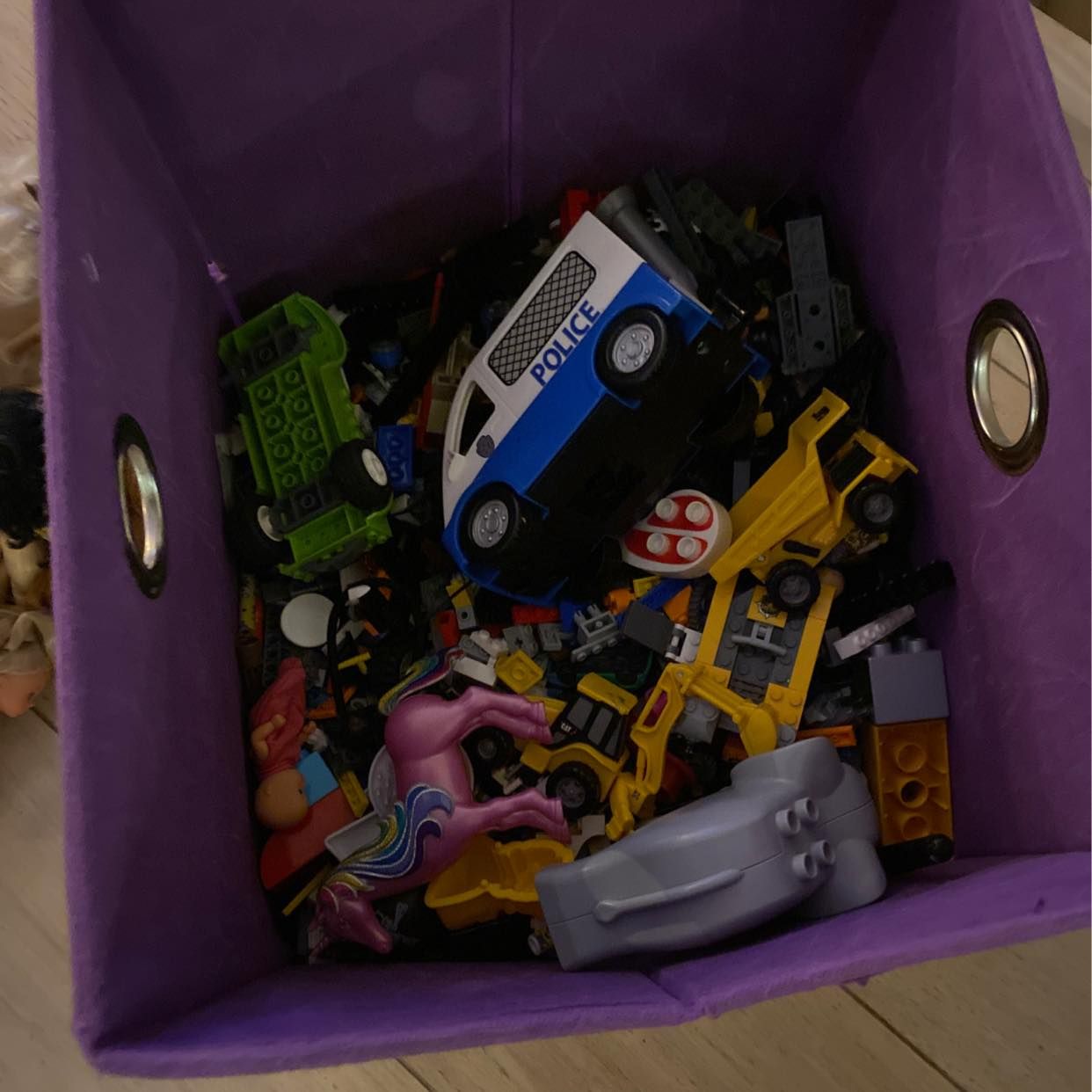 image of Gosedjur, barbies, Lego - Täby