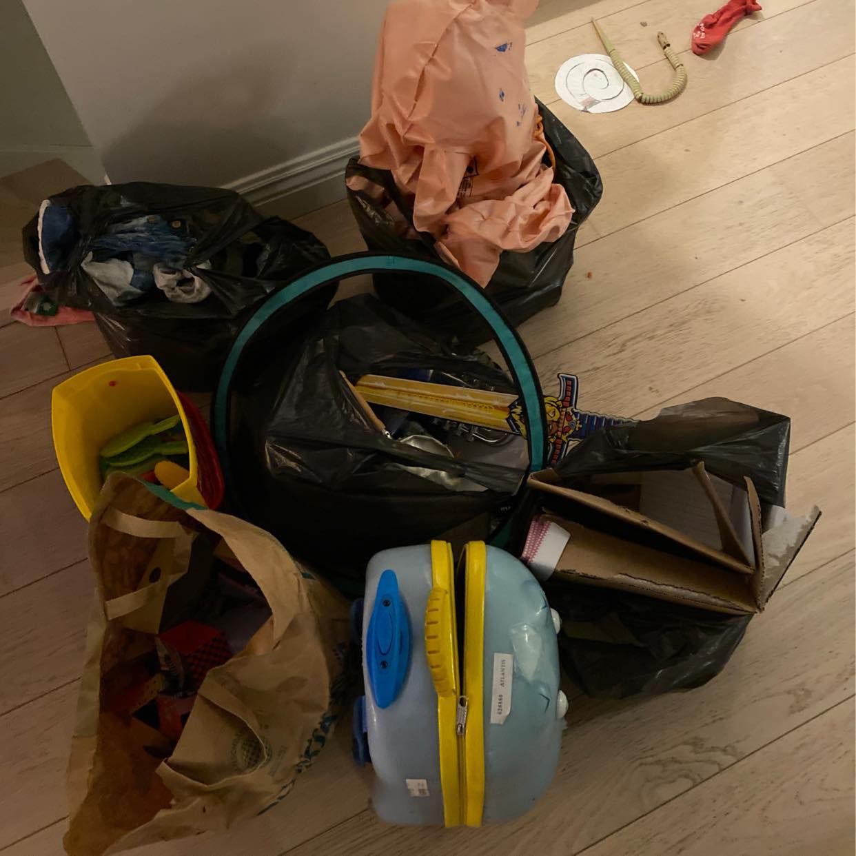 image of Sorterat skräp kastas! - Täby