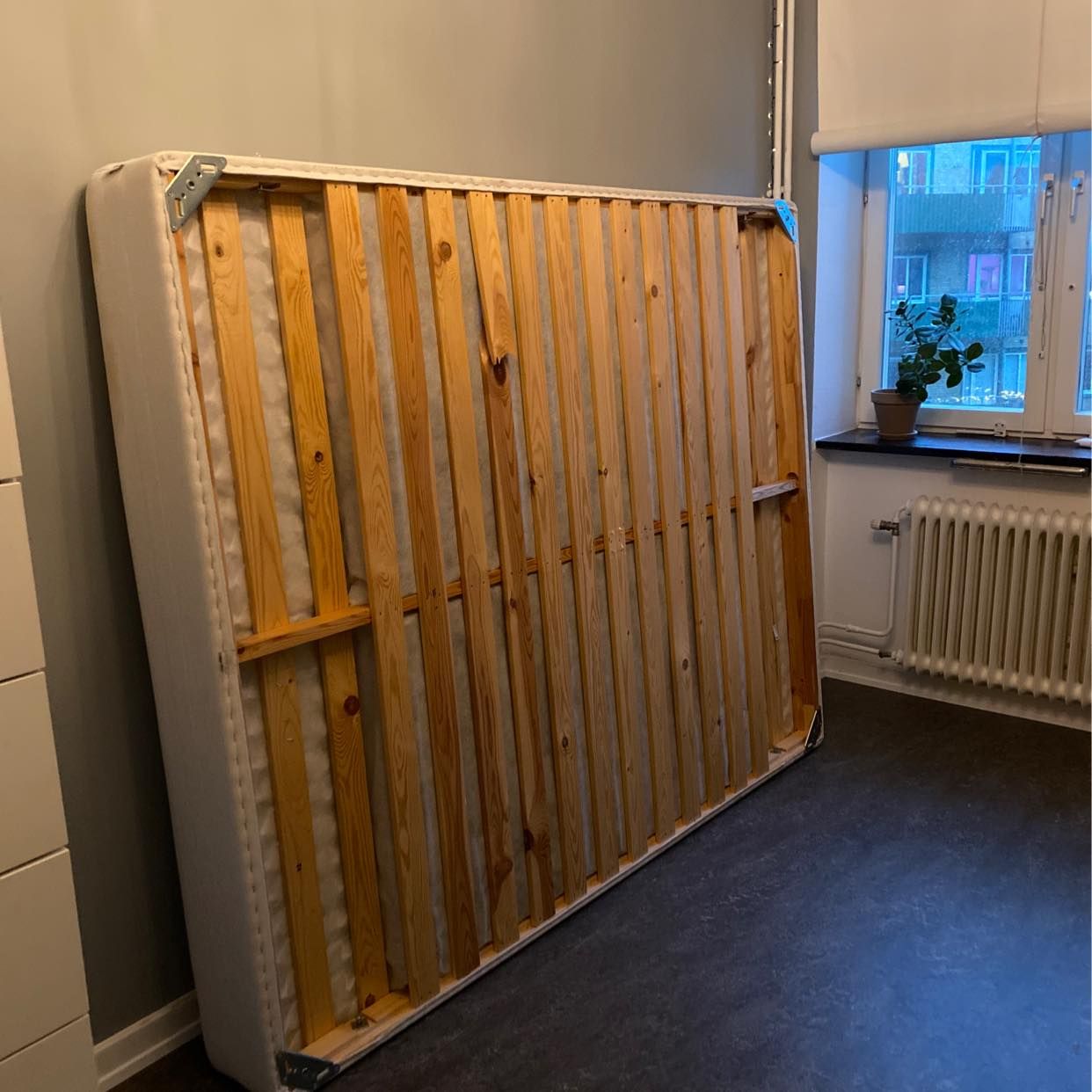 image of Säng 160x200 bortskänkes - Göteborg