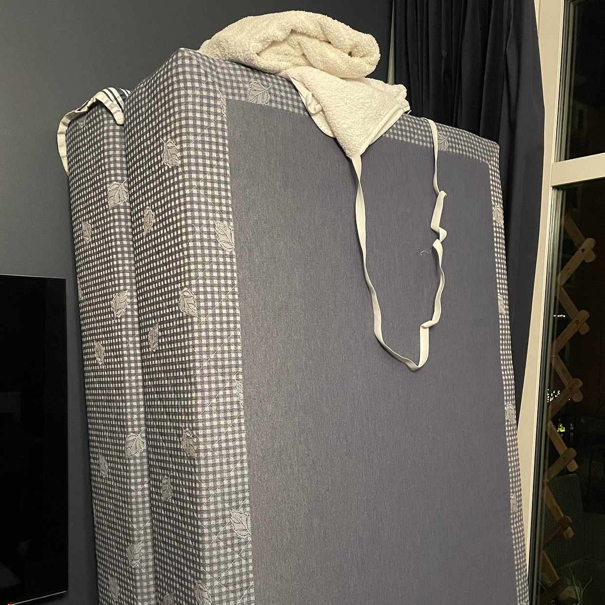 image of Beds, sofas, boxes etc. - 