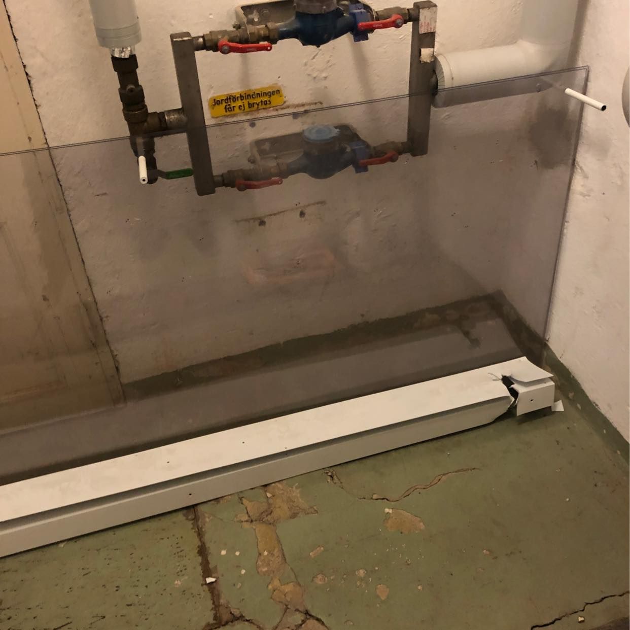 image of Plexiglas 3m långt - Malmö