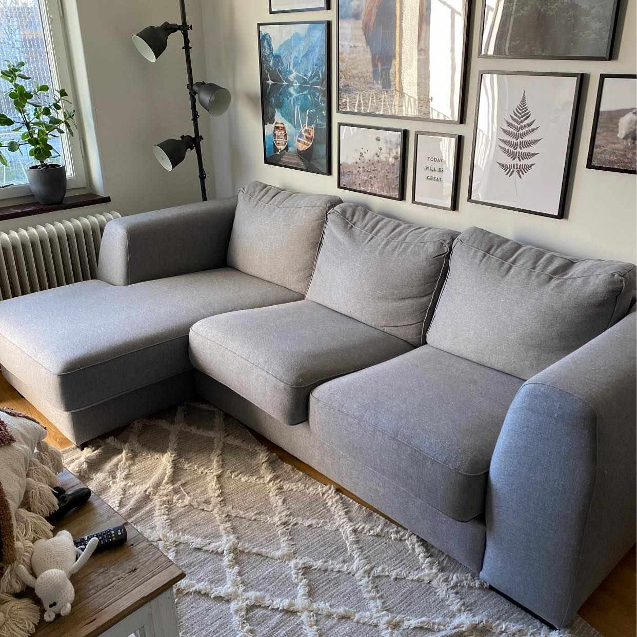 image of Ljusgrå soffa bortskänkes - 
