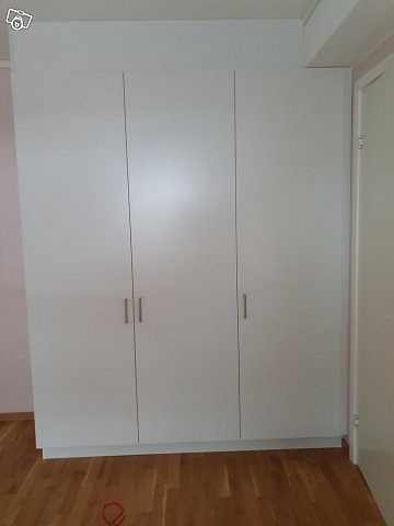 image of 3 St 60 garderober med in - 