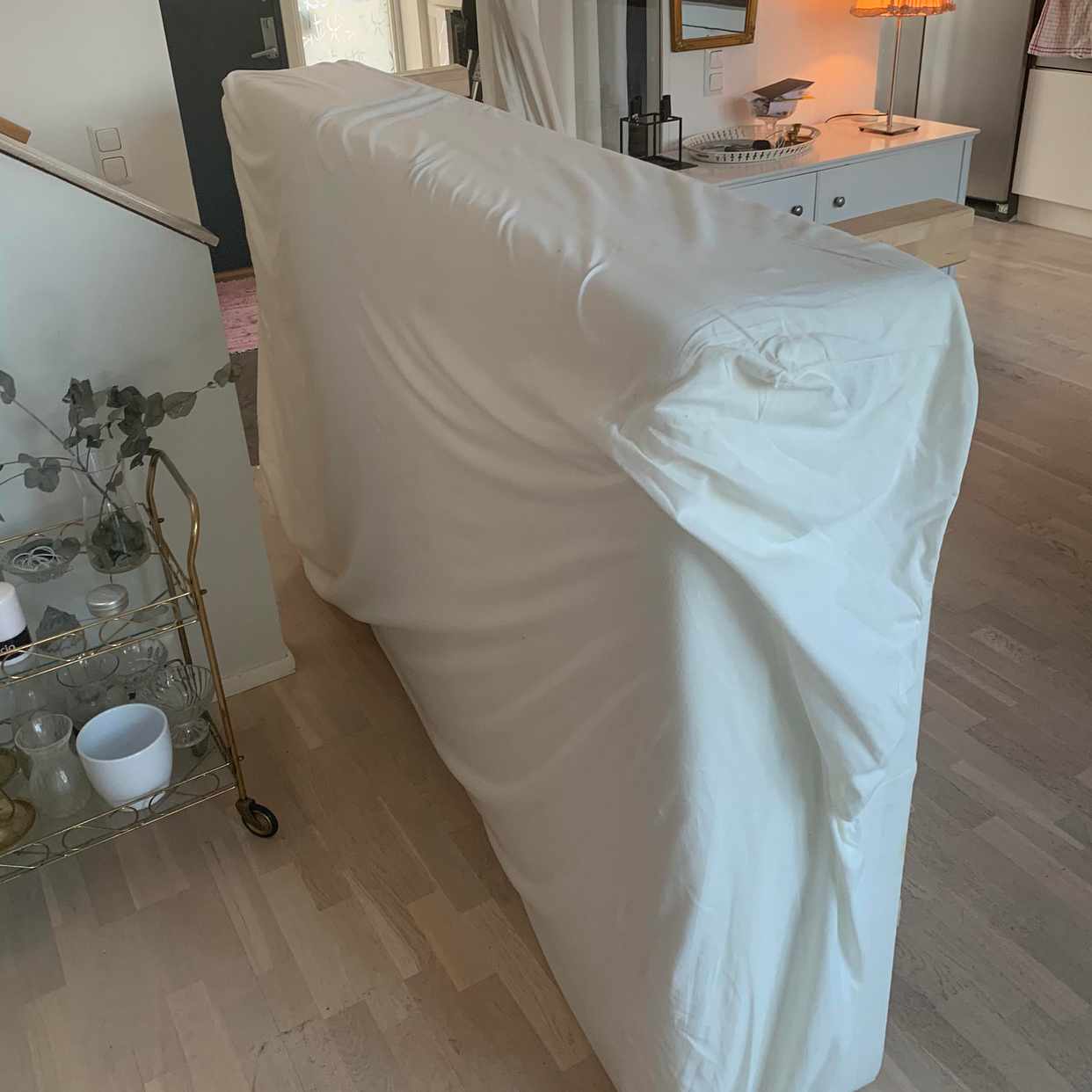 image of Behöver hjälp bära säng - 