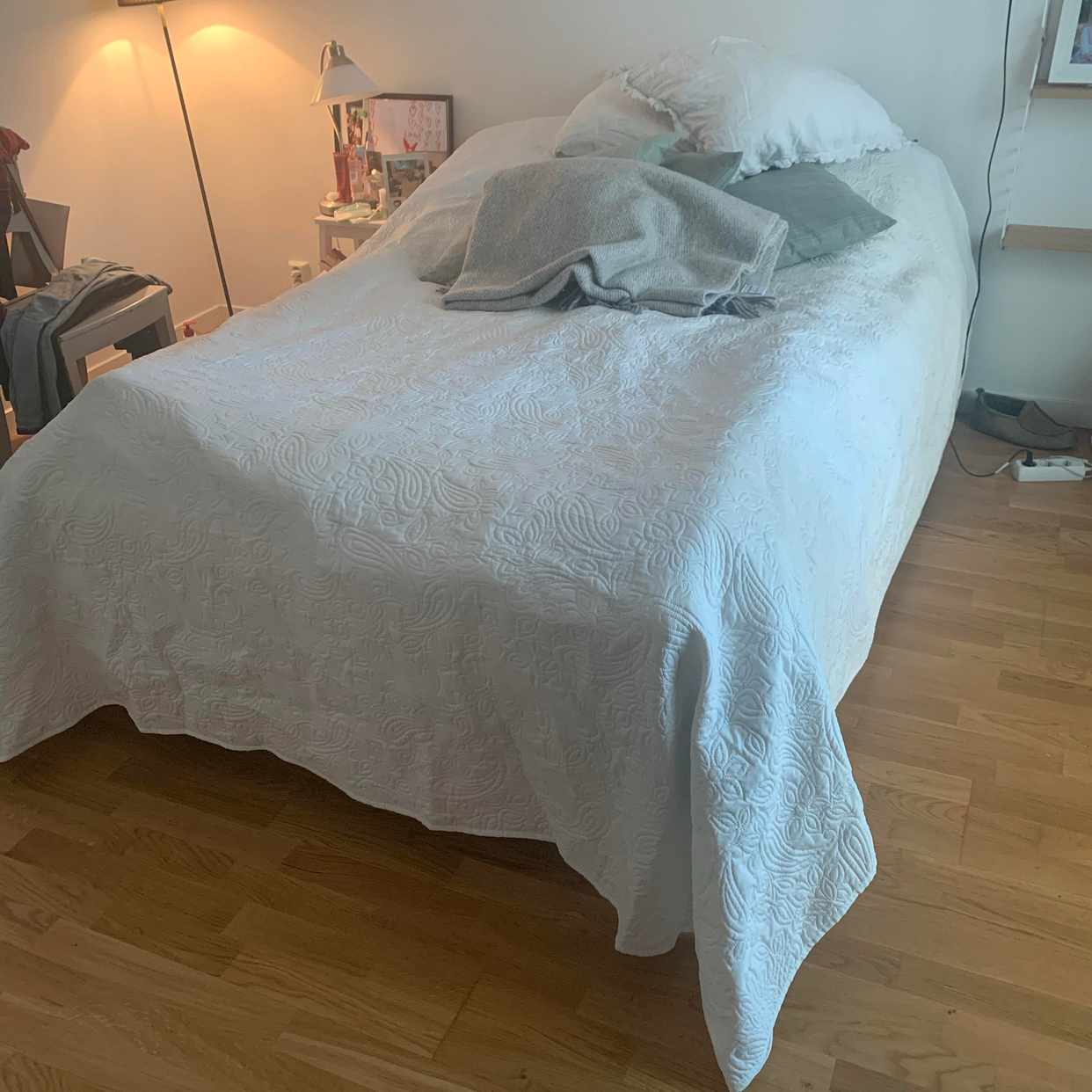 image of 140cm säng - 