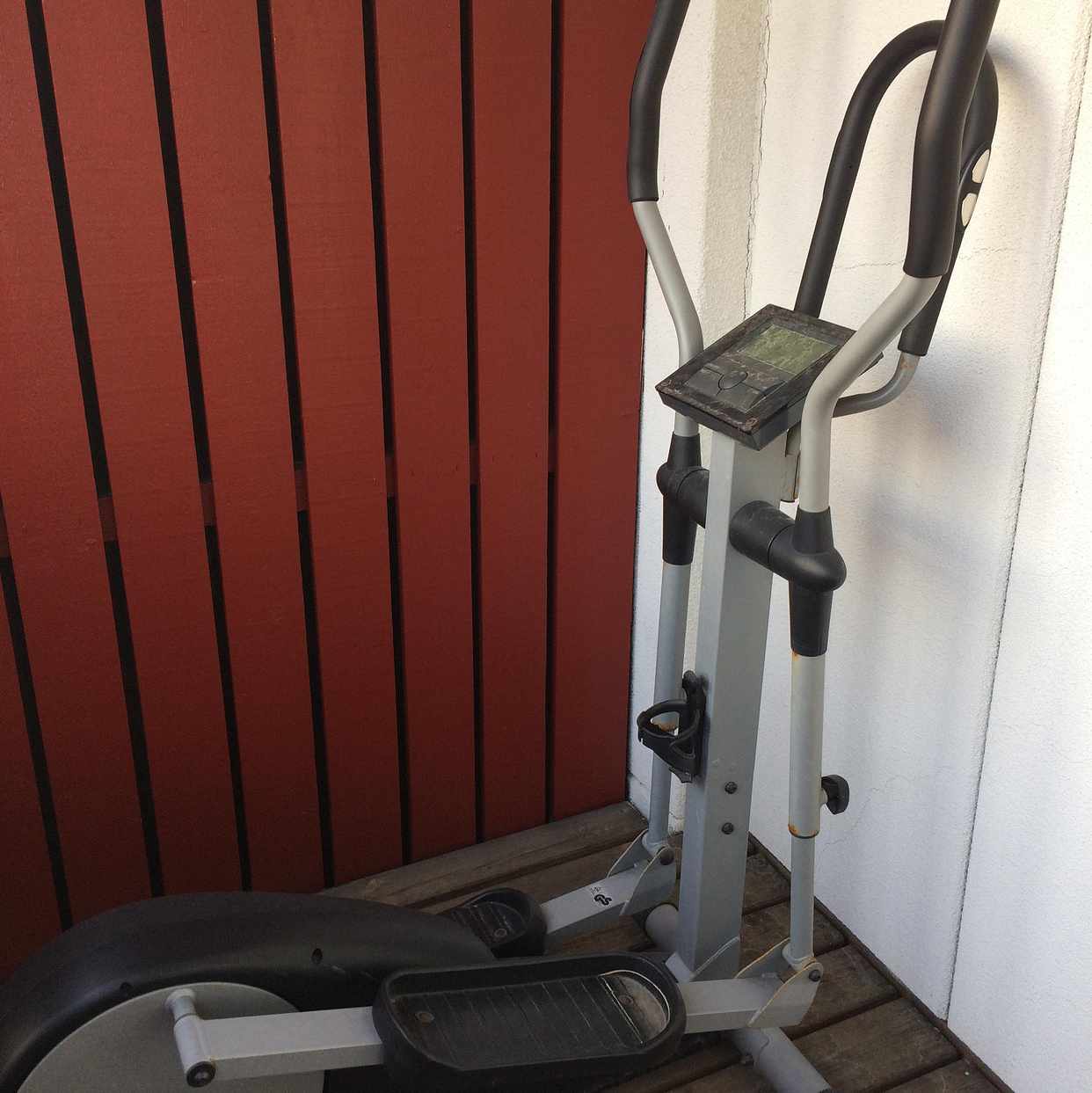 image of Throw away cross-trainer - Enskededalen