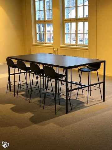 image of Bord i minimalistisk desi - 