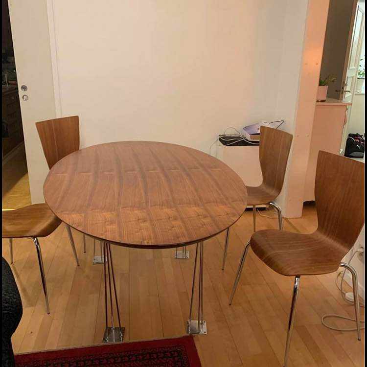 image of Matbord + 4 stolar - 