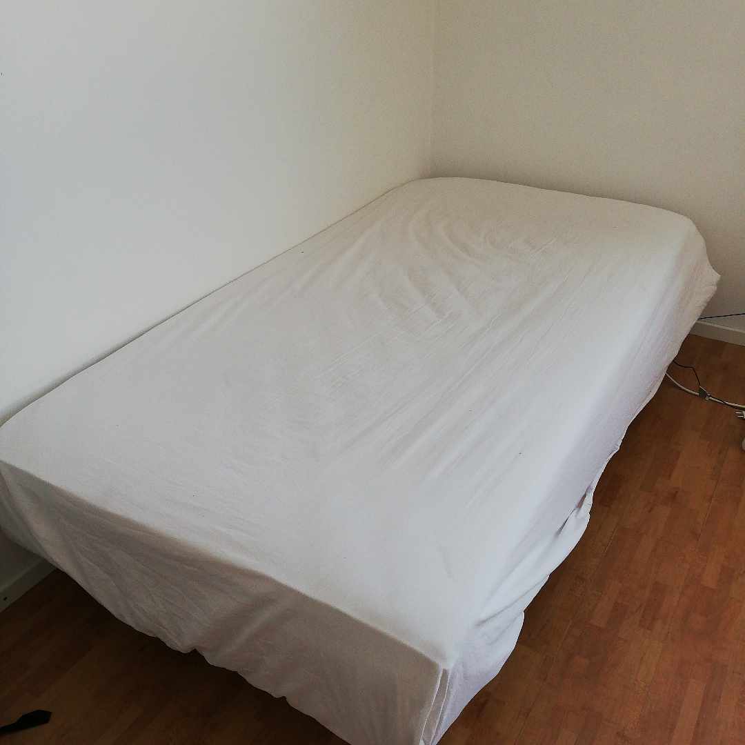 image of I get rid off a 110cm bed - Enskede