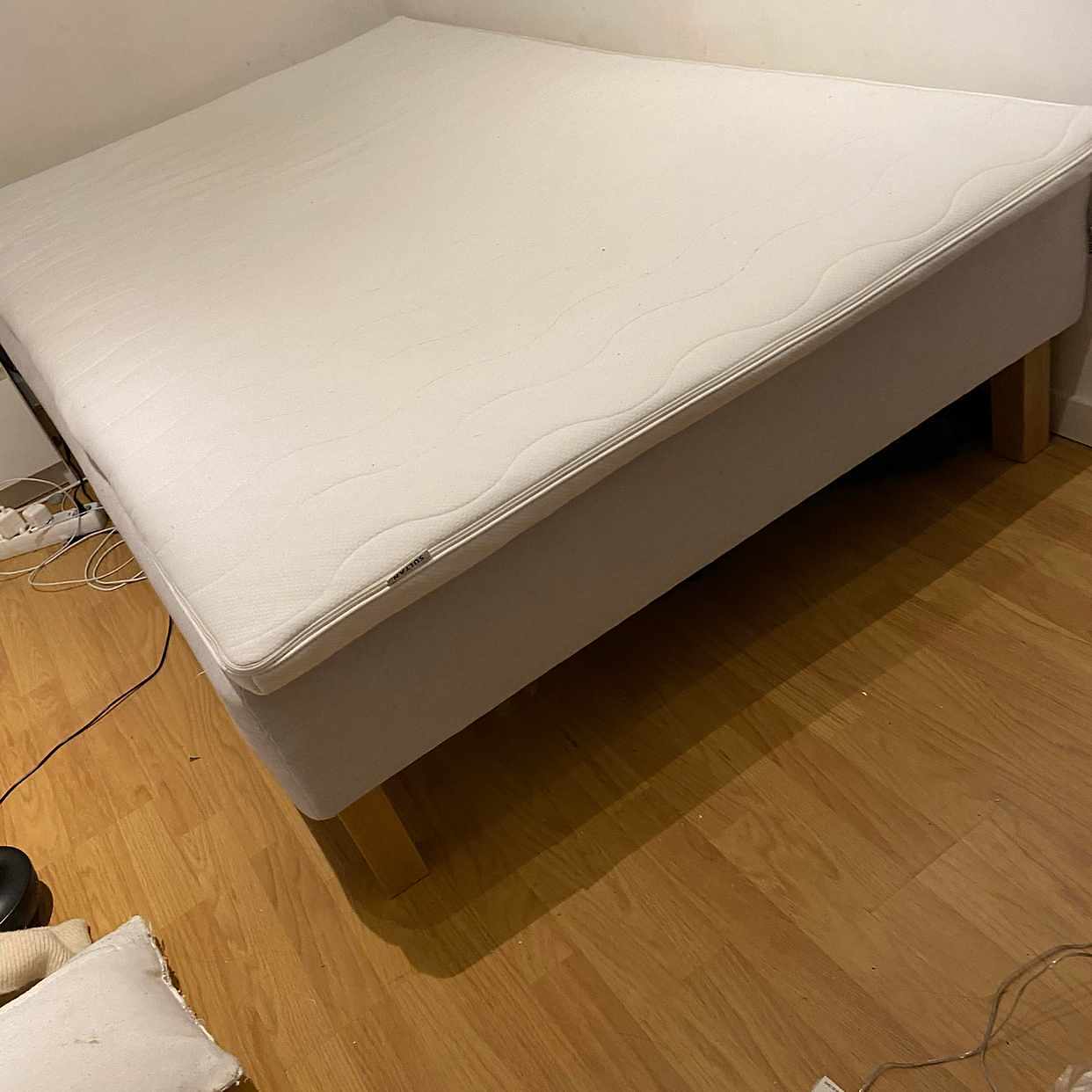 image of Ikea säng - 