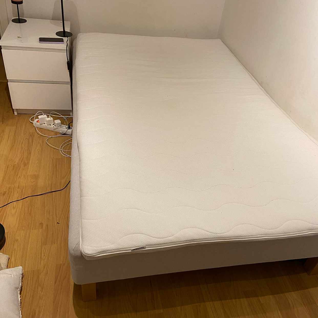 image of Ikea säng - 