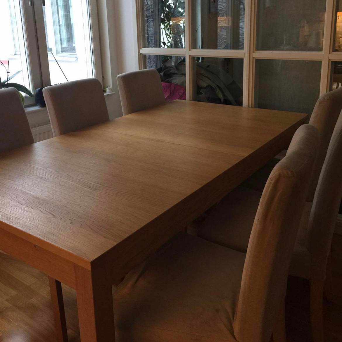 image of Matbord och 8 stolar - Sollentuna