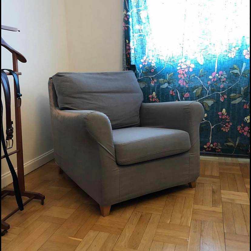 image of Pick up an armchair - 