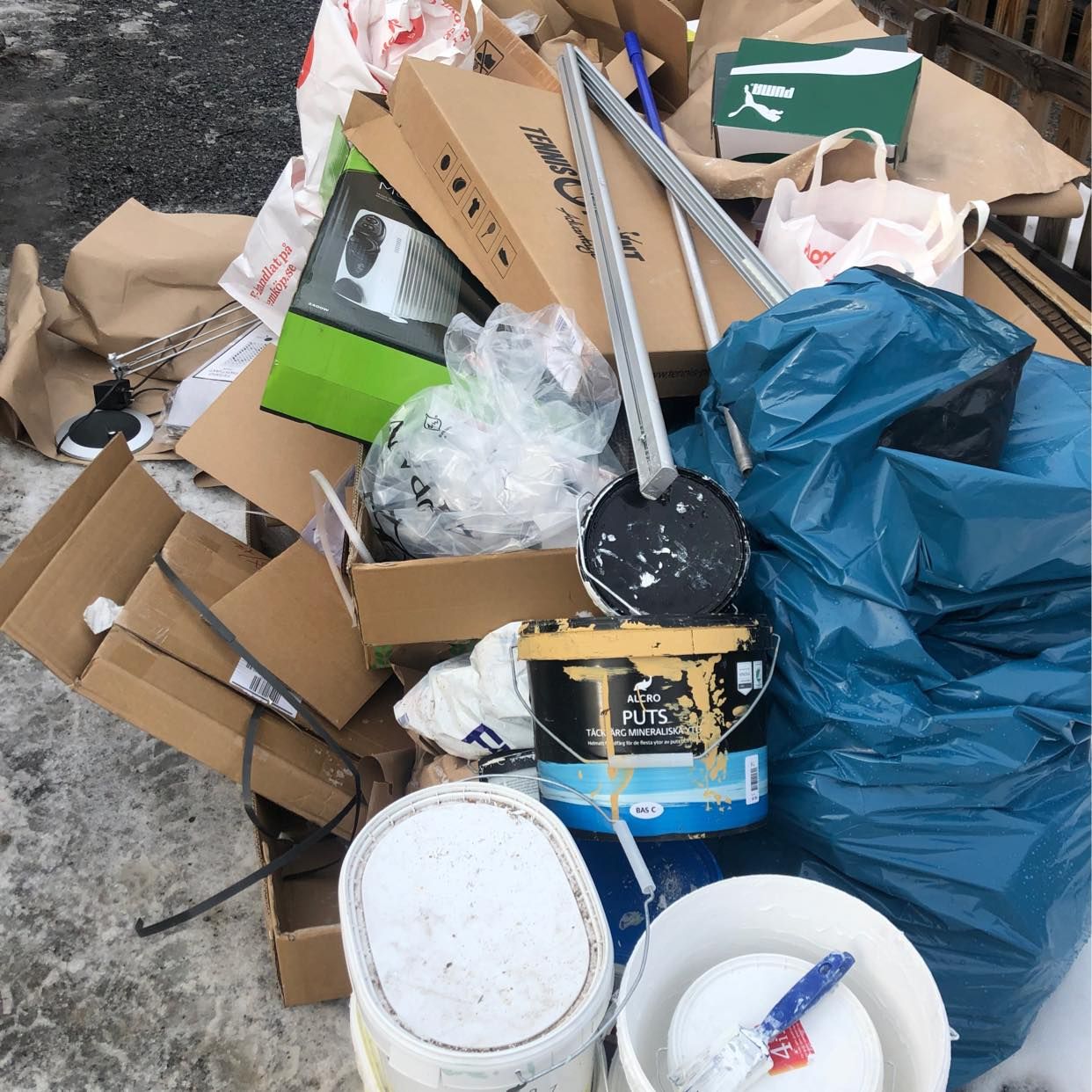 image of Kartonger plast färgburka - Enskede