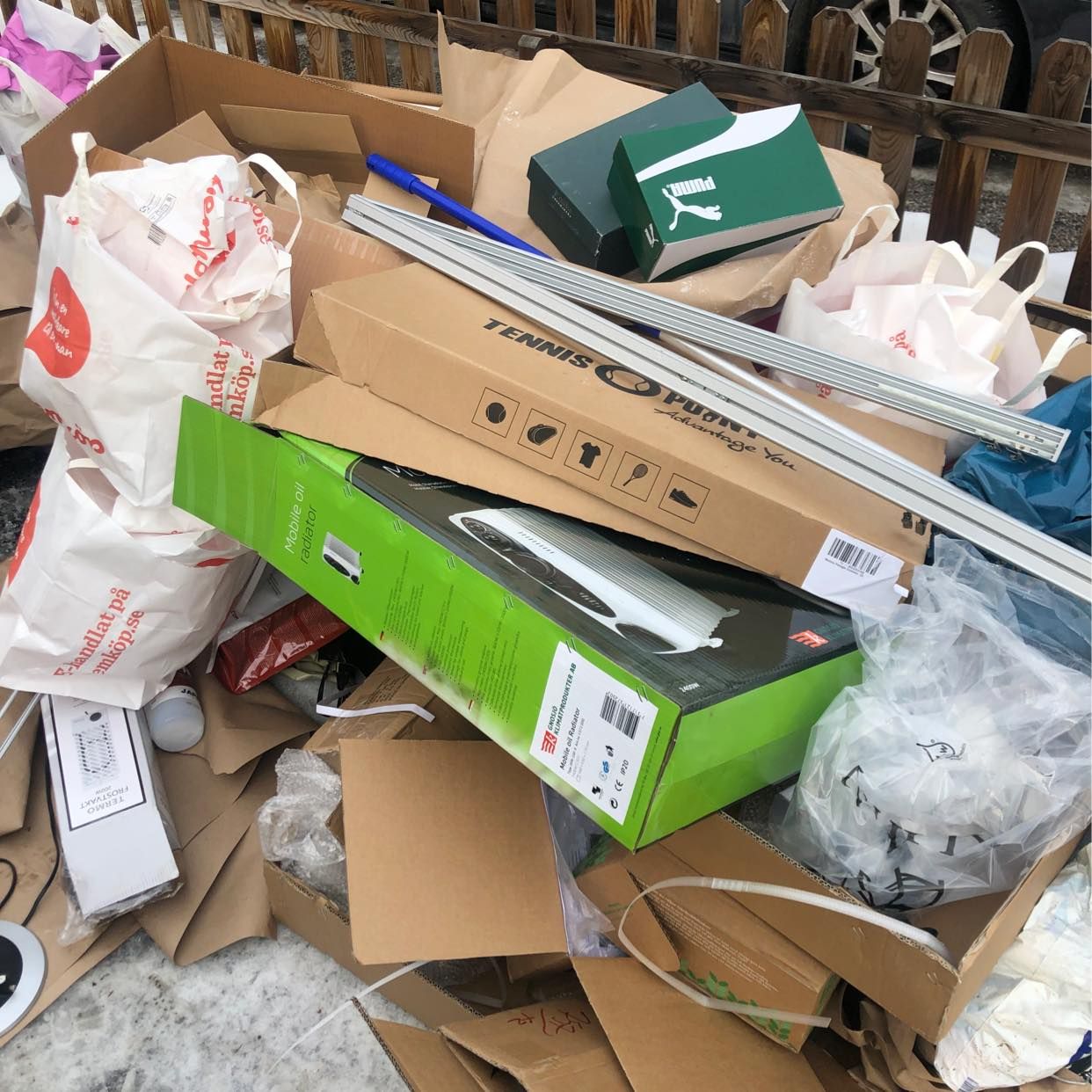 image of Kartonger plast färgburka - Enskede