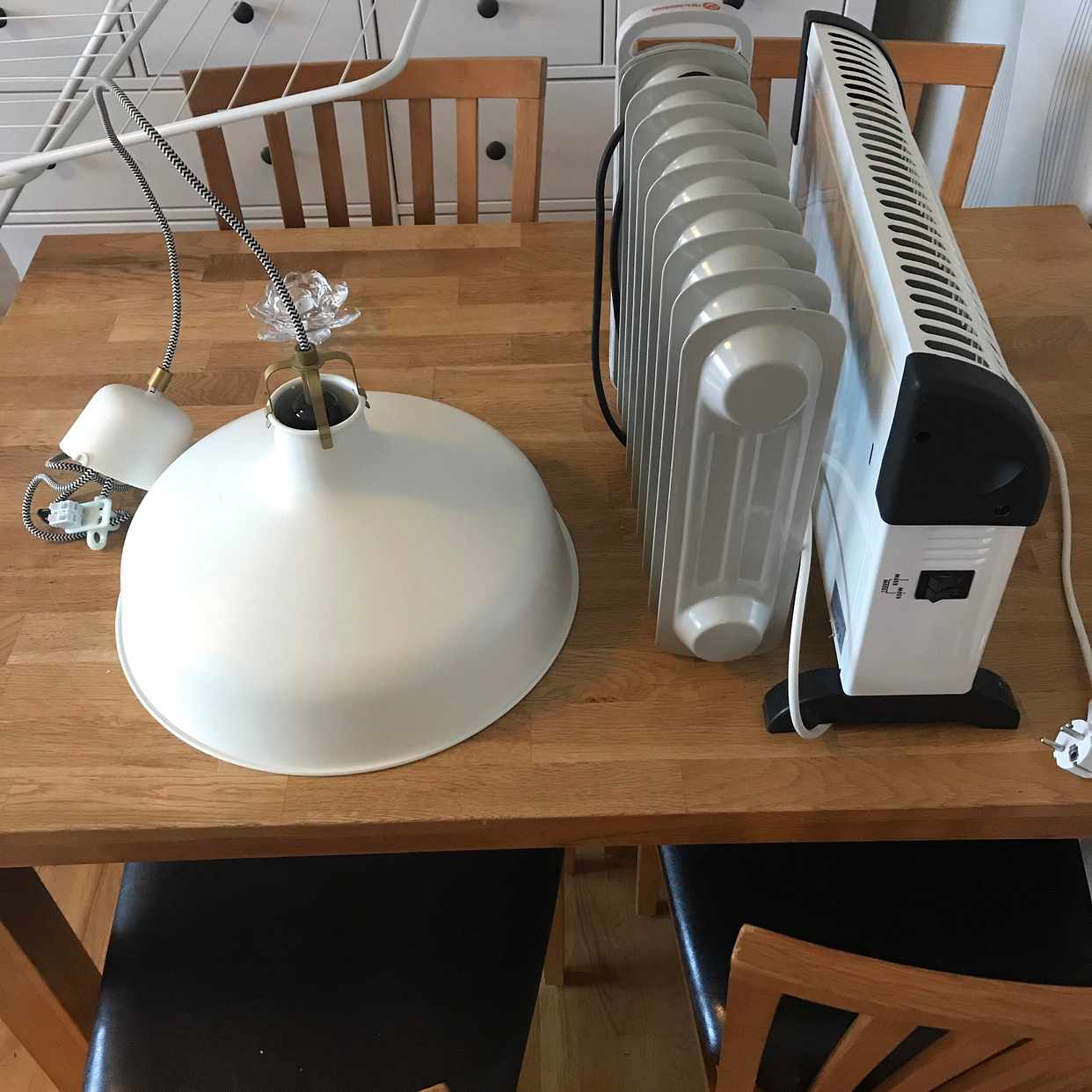 image of Fin fåtölj+mer saker - Norrtälje