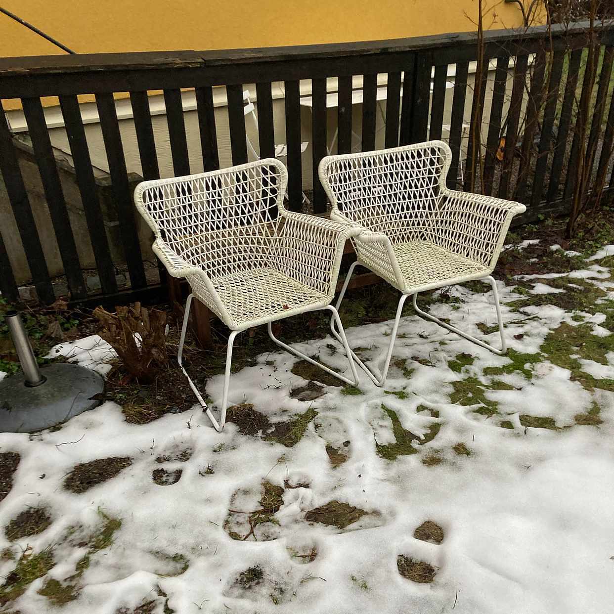 image of Ikea utemöbler skänkes - 