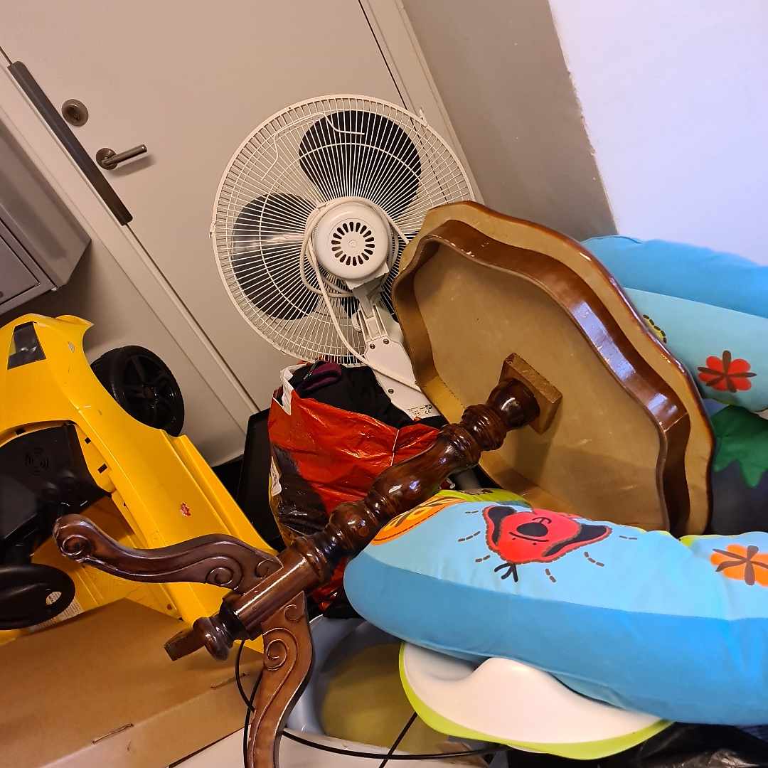 image of Papper möbler, spjälsäng - Västerhaninge