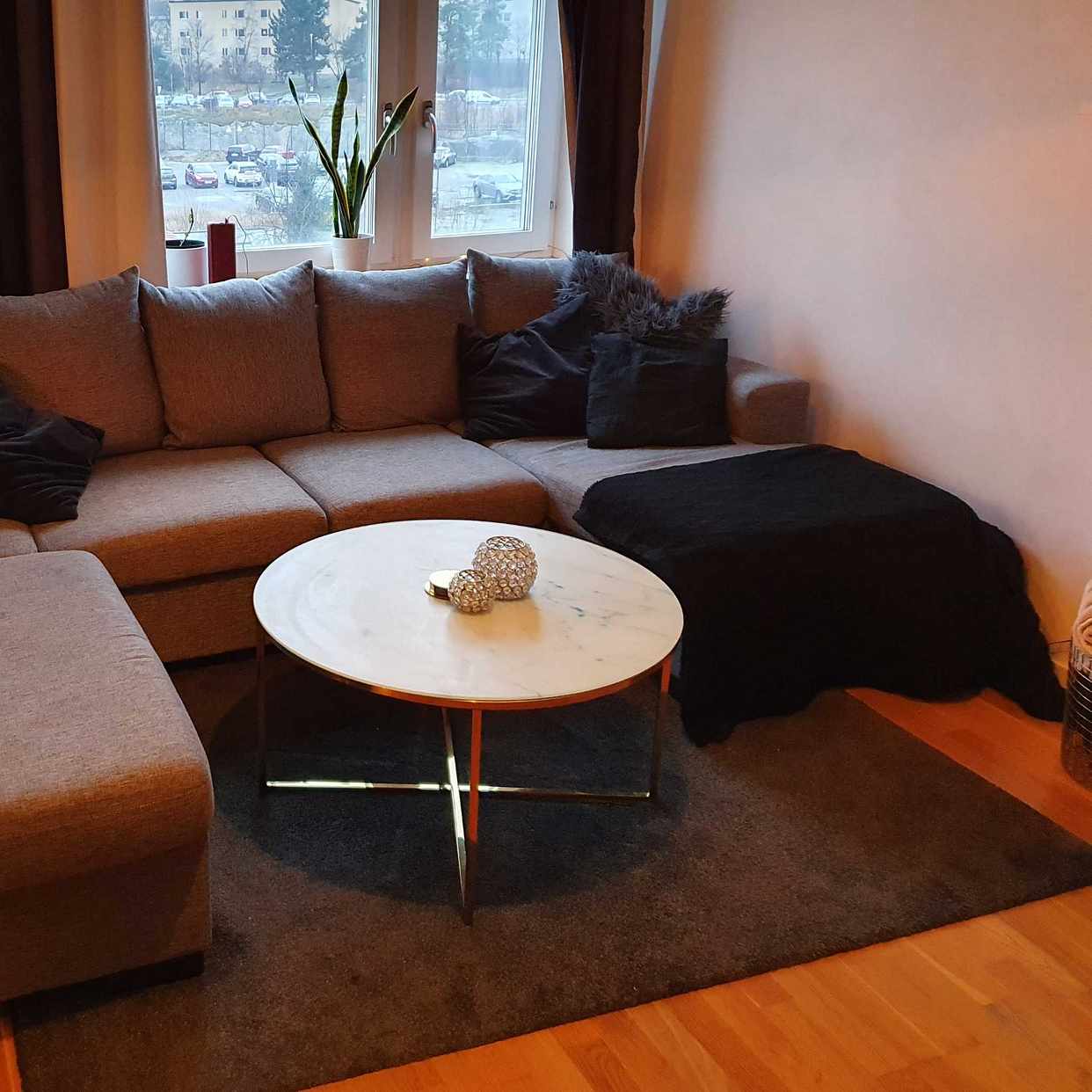 image of Matta och lampor skänkes - Hägersten