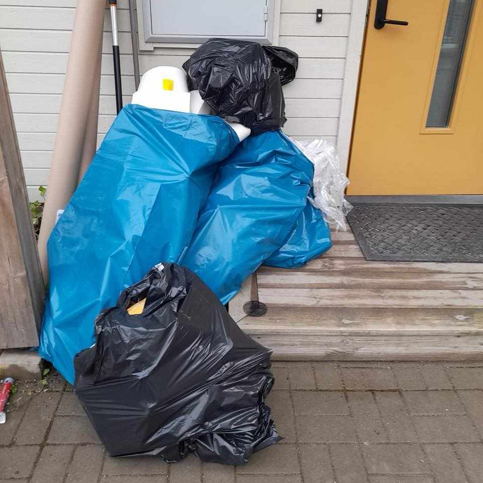 image of Blandat byggskräp - Bromma