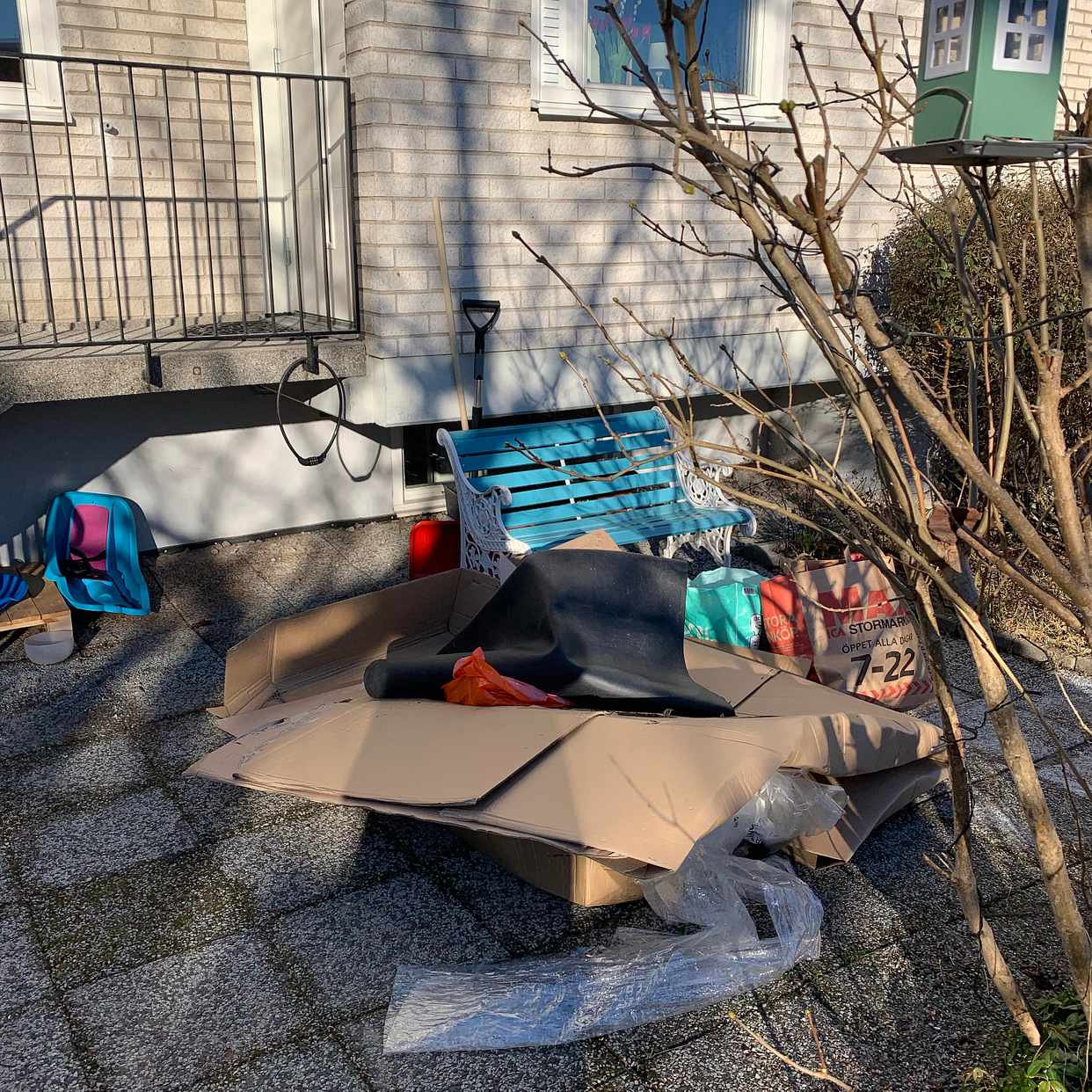 image of Återvinning främst karton - Vällingby