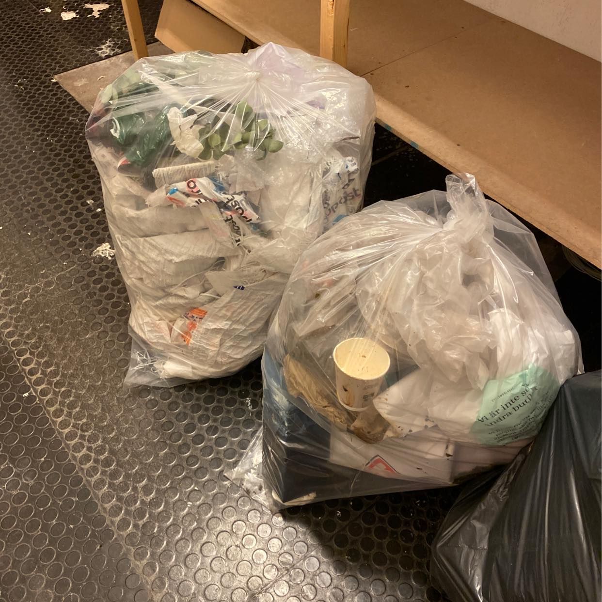 image of Removing general trash - Stockholm