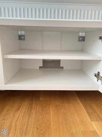 image of Ikea Bestå TV-bänk - 