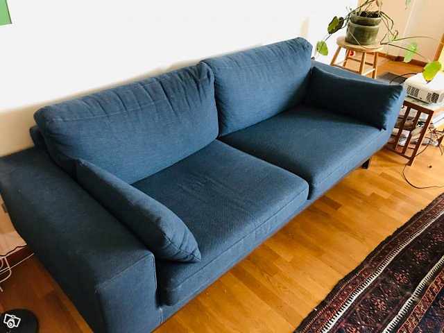 image of Elegant marinblå soffa ti - 