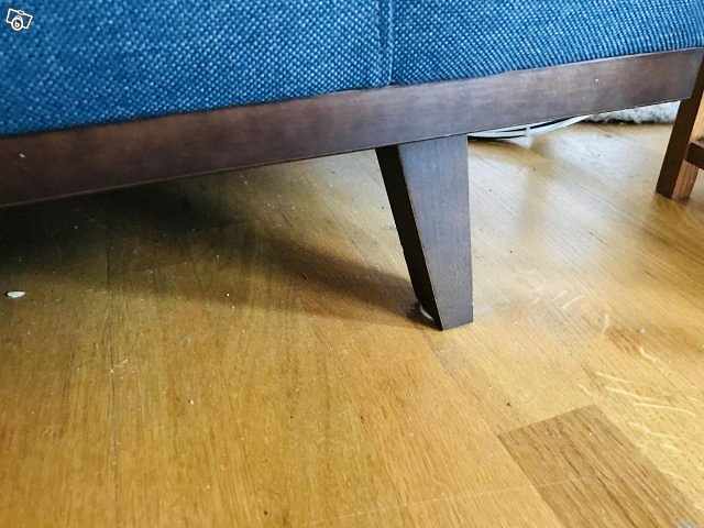 image of Elegant marinblå soffa ti - 