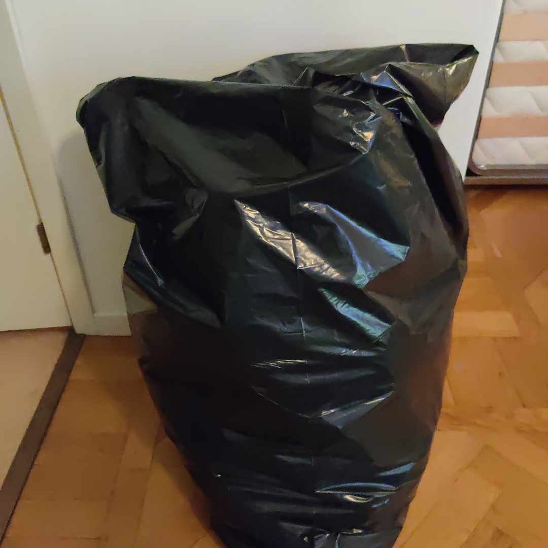 image of 3st säckar med kläder - Sundbyberg