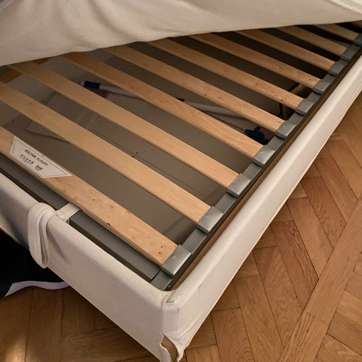 image of Dubbelsäng med förvaring - Stockholm