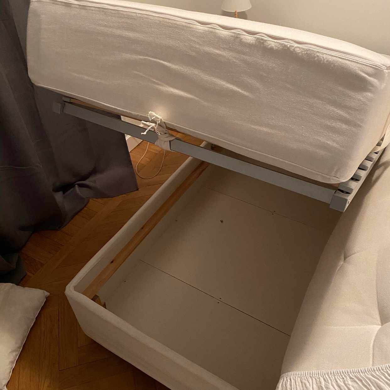 image of Dubbelsäng med förvaring - Stockholm