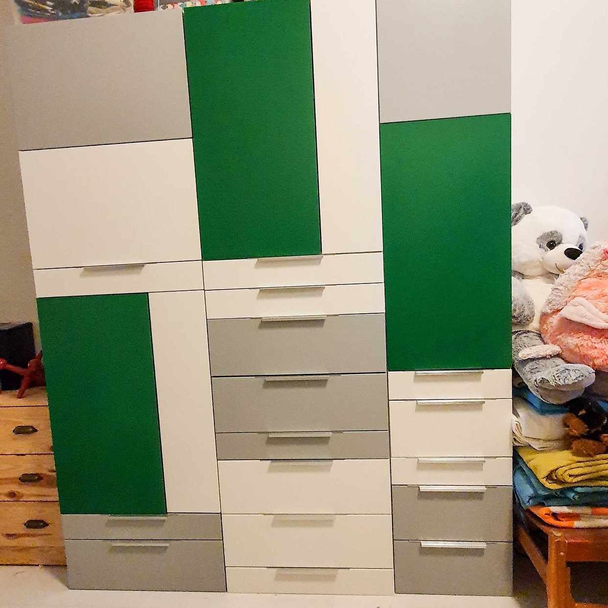 image of Bortskänkes: IKEA högskåp - Stockholm
