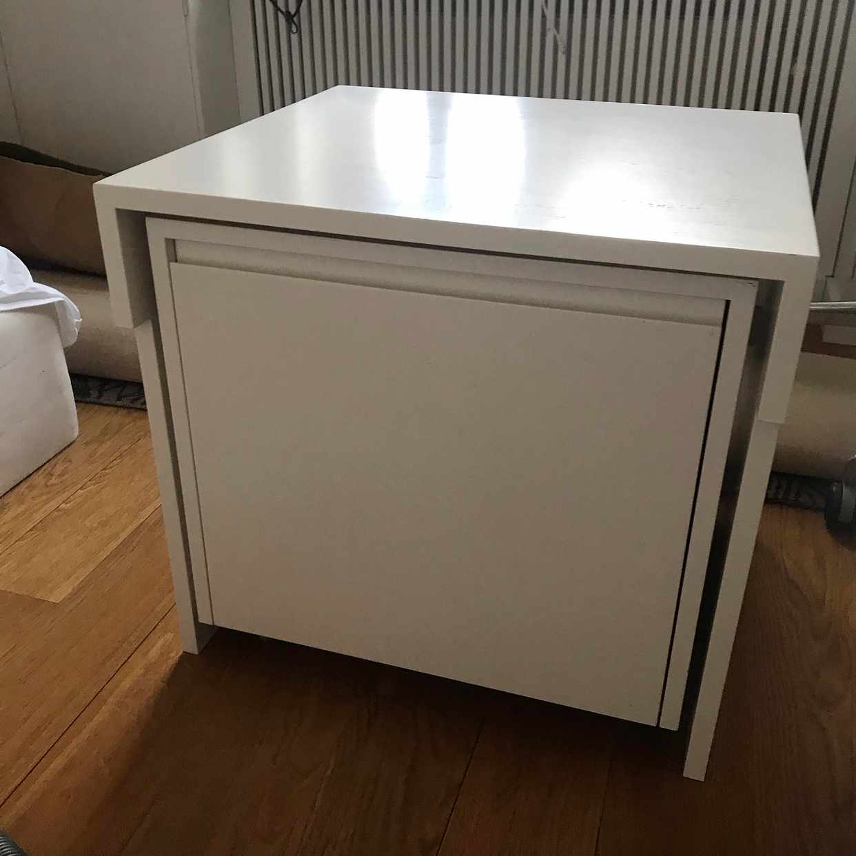 image of Byrå/bord med förvaring - Stockholm