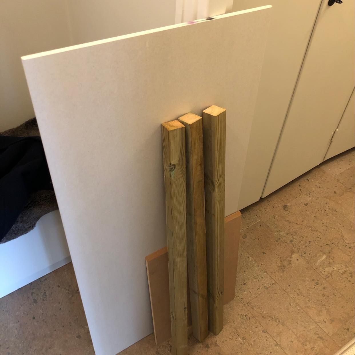 image of Släng spegel + trä - Stockholm