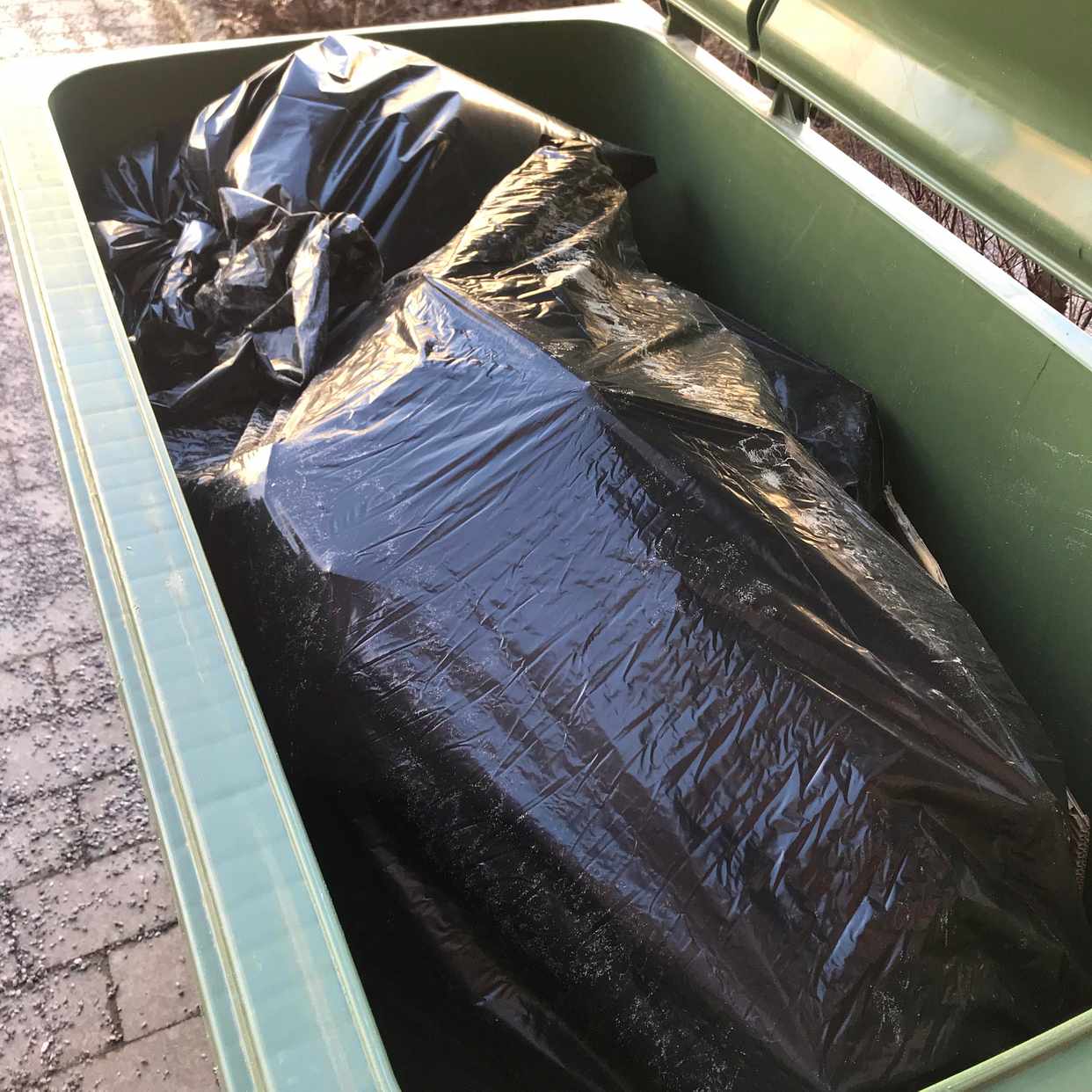 image of Sopsäckar och kartonger - Hägersten