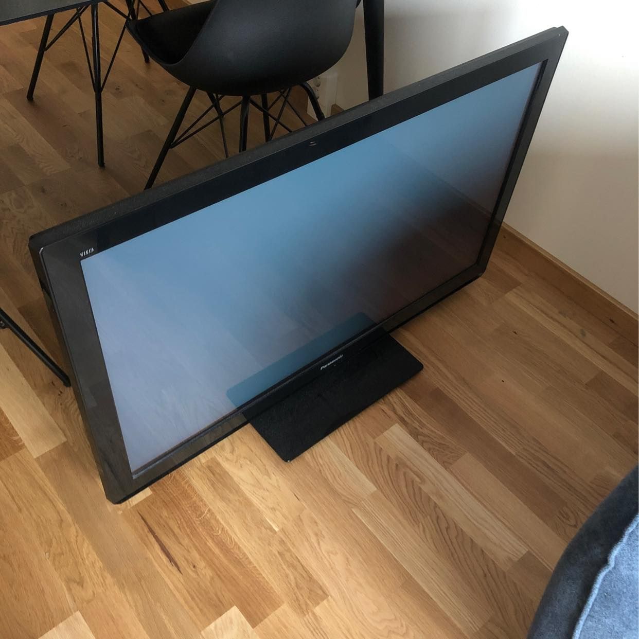 image of TV:n bortskänkes - Västra Frölunda